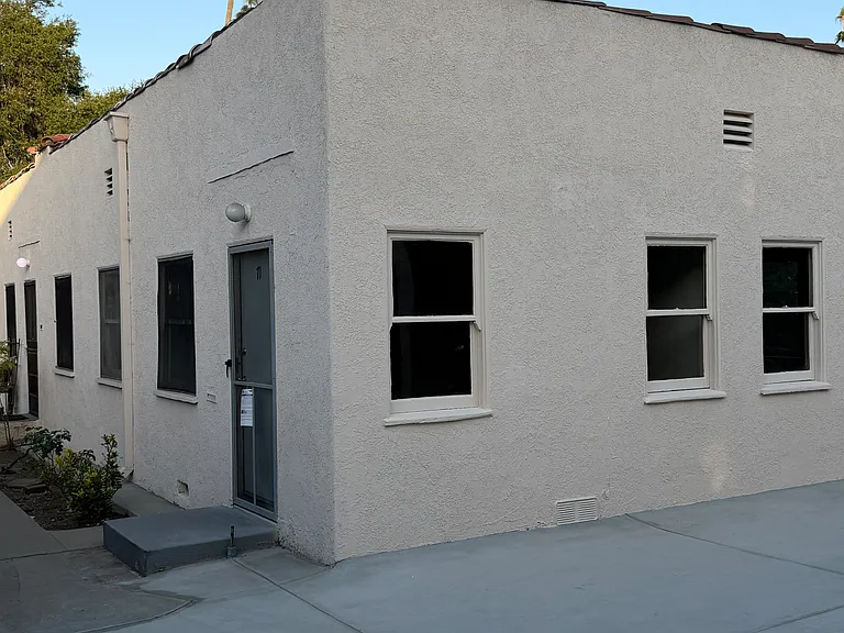 65 N Parkwood Ave — Photo 16