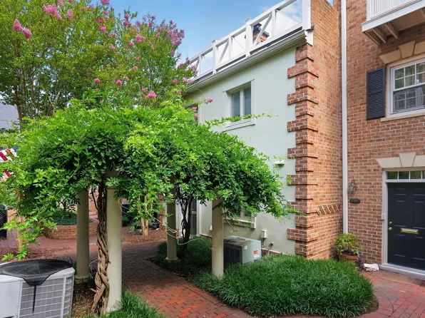 955 N Pitt St, Alexandria, VA 22314