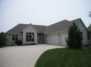 5275 W Behrendt St, Franklin, WI 53132