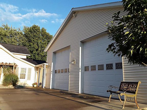 3rd image of 4068 Quincy St