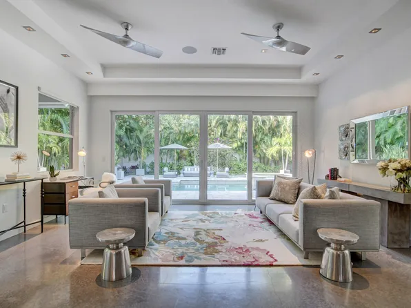 717 NE 1st Ct, Delray Beach, FL 33483