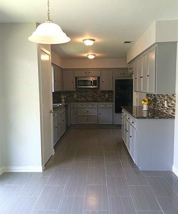 5th image of 9730 Amberley Dr