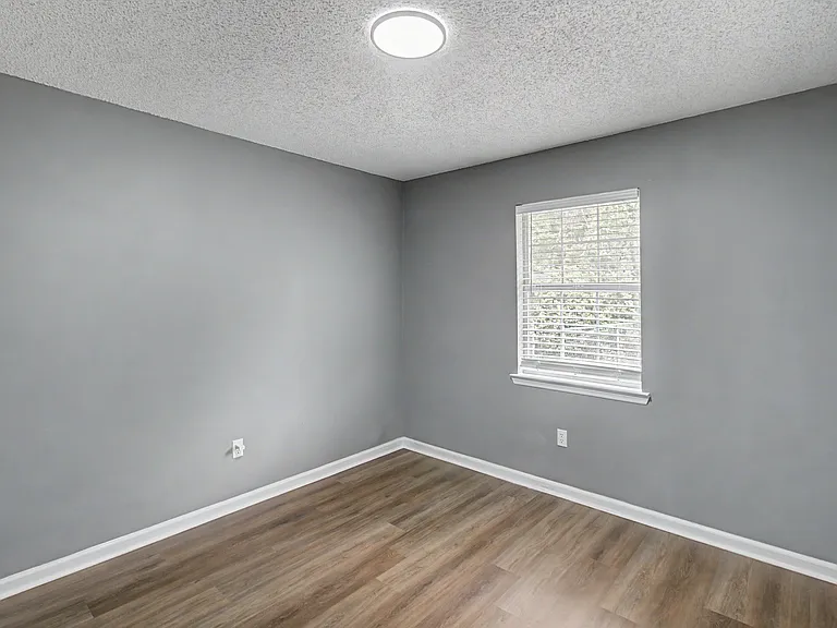 291 Sabreena Cir — Photo 16