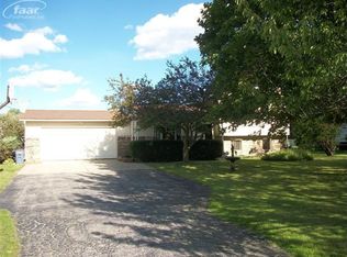 1462 N Morrish Rd, Flint, MI 48532