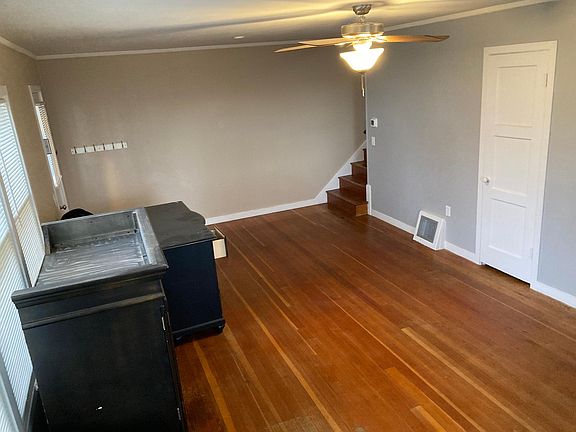 4th image of 1104 Putnam St
