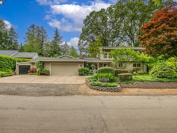 2nd image of 3870 Ridgewood Way