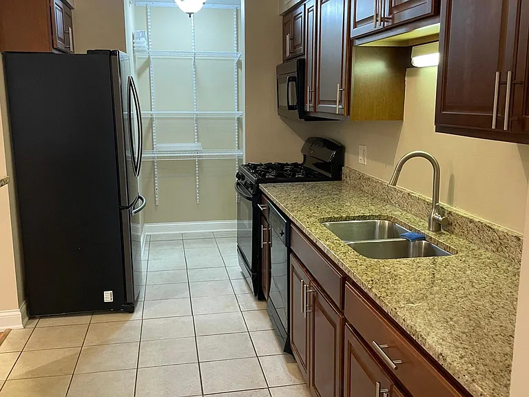 1 N Chestnut Ave #4D — Photo 4