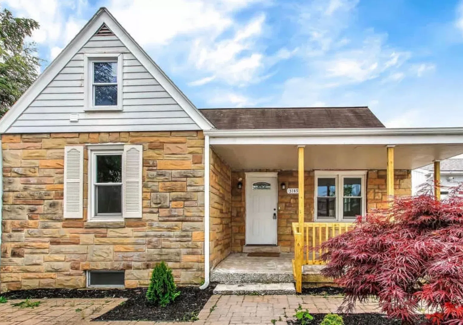 Beautiful 3 bedroom Cape Cod! — Photo 1