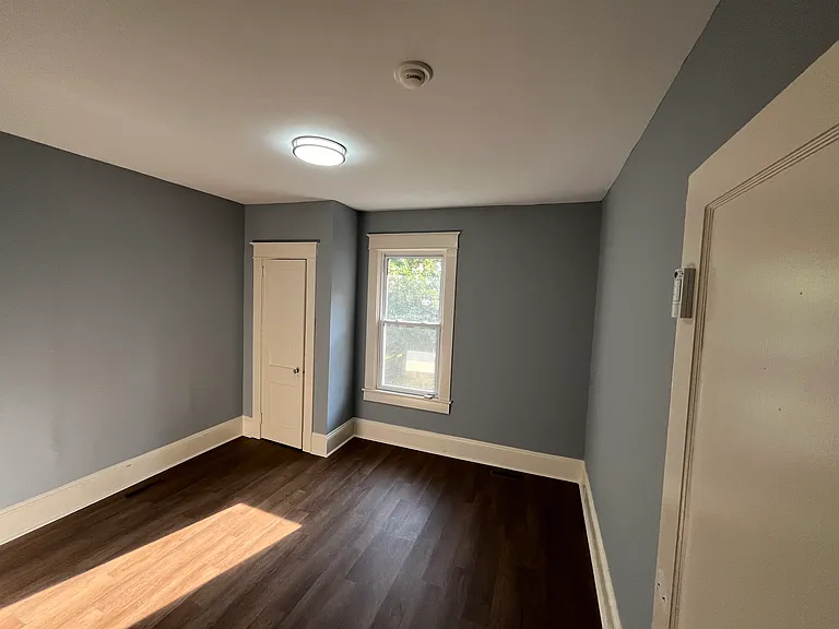 724 S Broad St — Photo 11