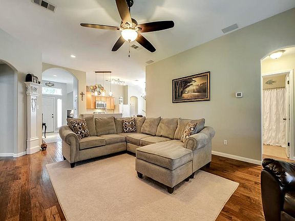 2nd image of 6002 Lone Star Ct
