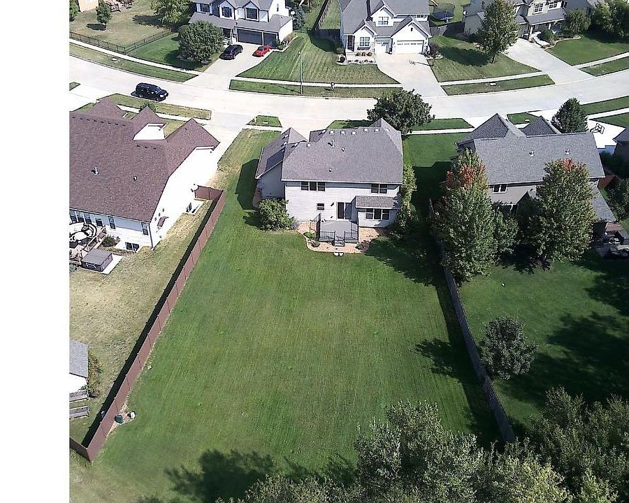 1st image of 8550 Parkside Cir