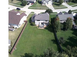 8550 Parkside Cir, West Des Moines, IA 50266