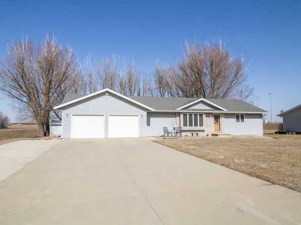 536 7th St NW, Sioux Center, IA 51250