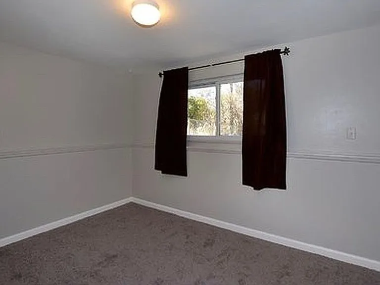 325 N Roosevelt Ave — Photo 25