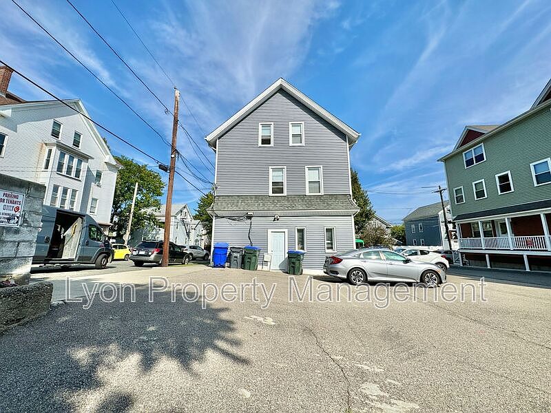 1st image of 194 Ives St Floor 3