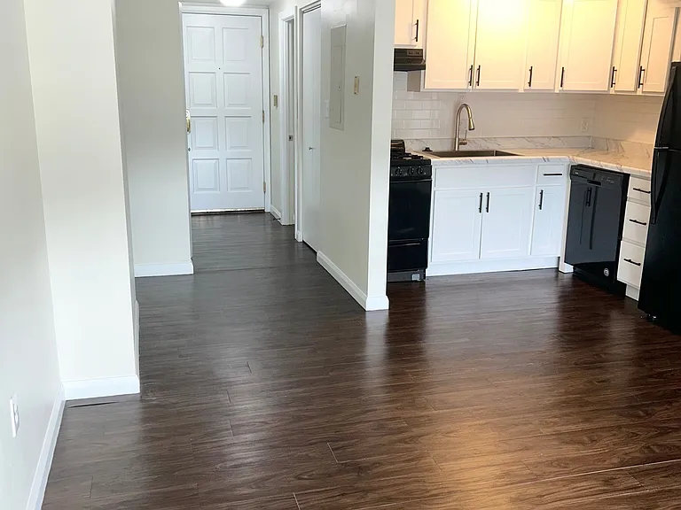 155 W Main St #700 — Photo 5