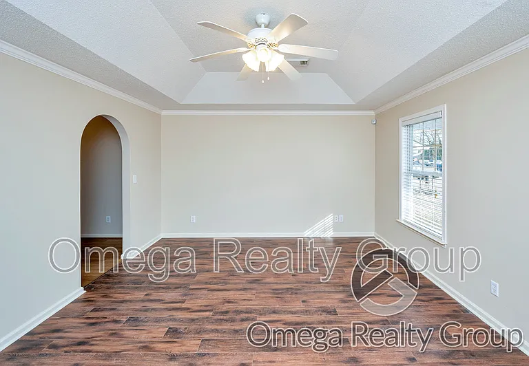 18488 Thoroughbred Dr — Photo 9