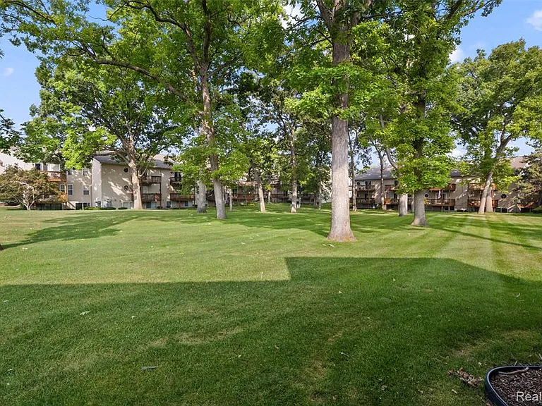 4911 Oak Hill Dr #3 — Photo 29