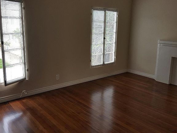 5th image of 135 N La Peer Dr APT 8
