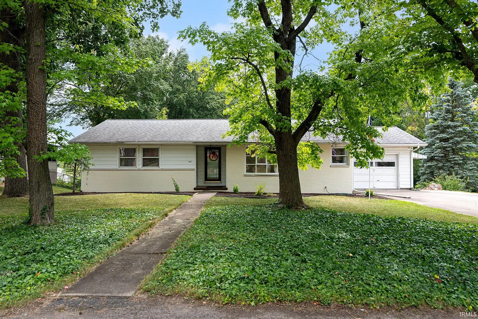 307 Edgewater Ln photo 1