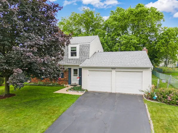 100 Ellington Dr, Schaumburg, IL 60194