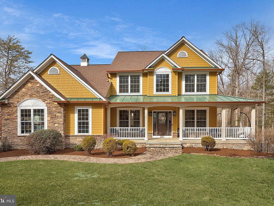 1st image of 160 Queen Laurens Ct