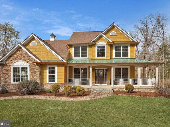 160 Queen Laurens Ct, Fredericksburg, VA 22406