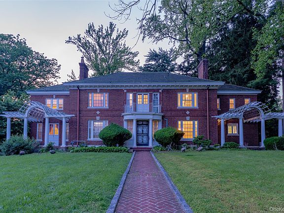 2nd image of 26 Overlook Circle