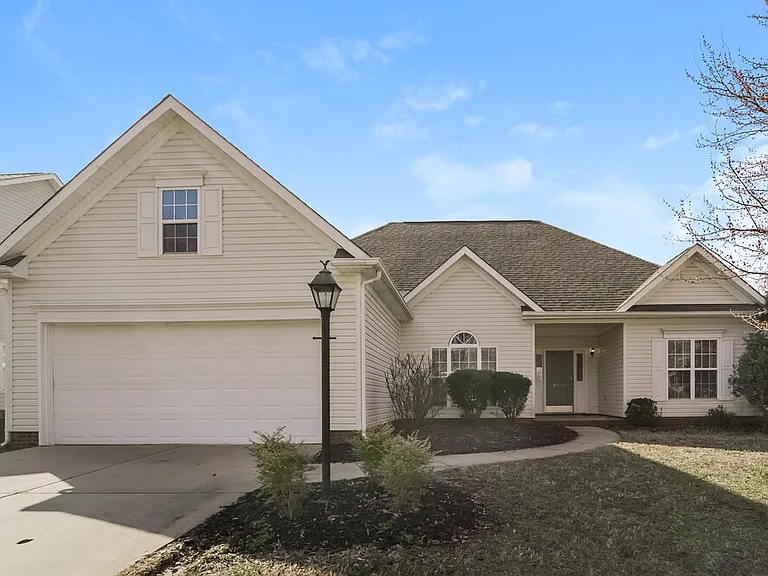 4031 Huntmeadow Dr — Photo 1