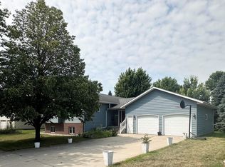 806 Pamela Dr, Brookings, SD 57006