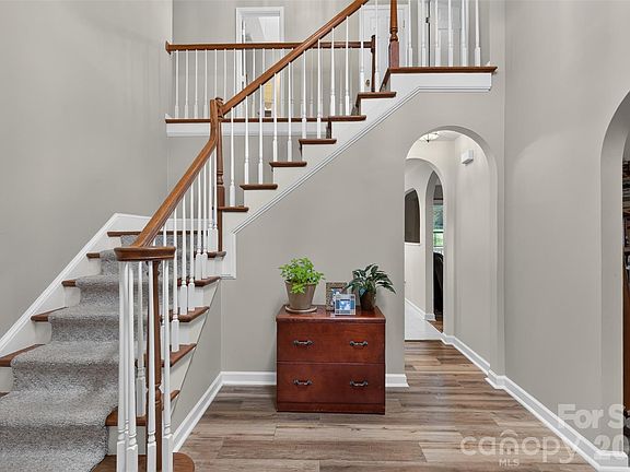 4th image of 69 Sunwest Dr