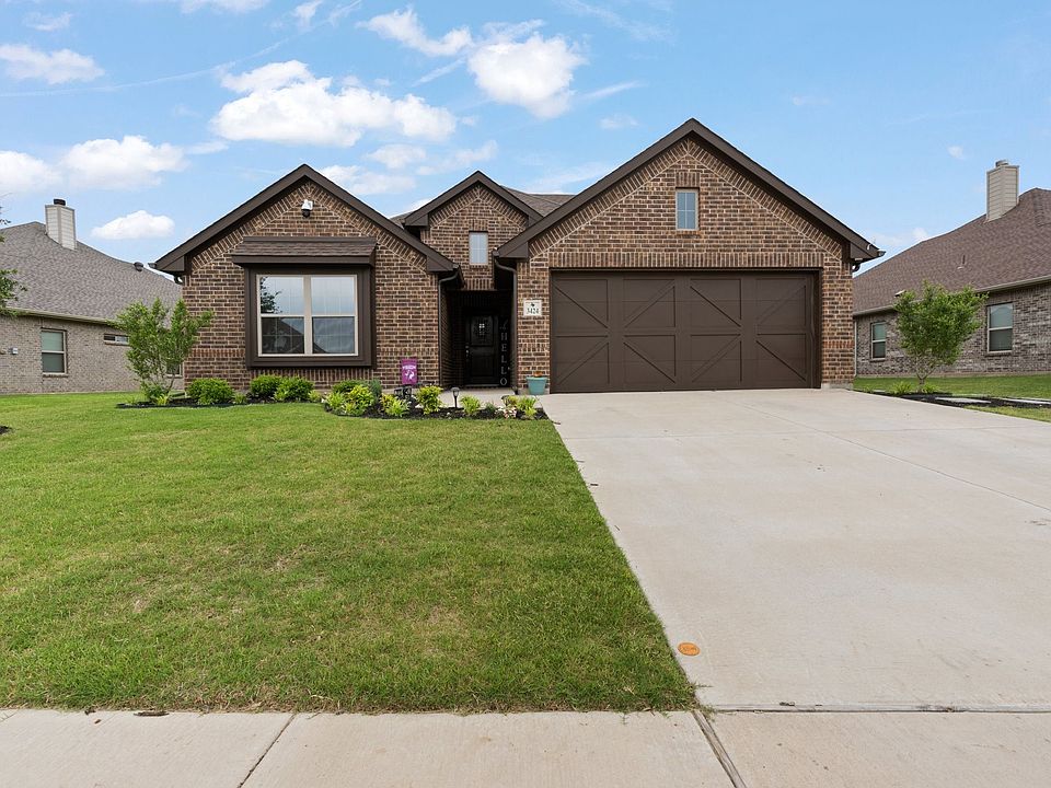 1st image of 3424 Greenway Dr