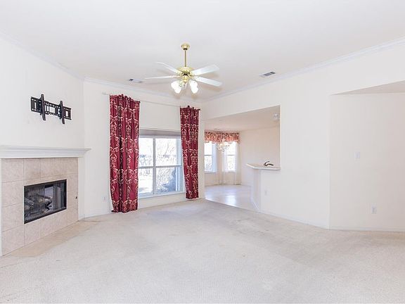 4th image of 711 Queens Dr