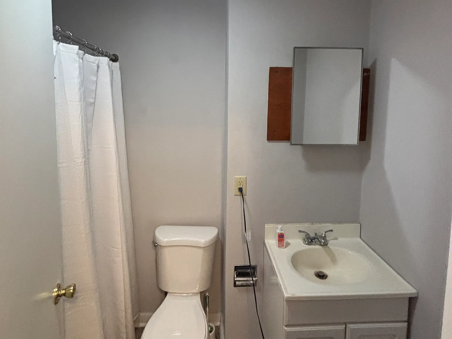 1 bed, 700 sqft, $890 — Photo 2