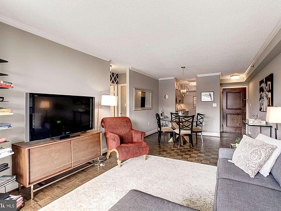 5th image of 4801 Fairmont Ave APT 510
