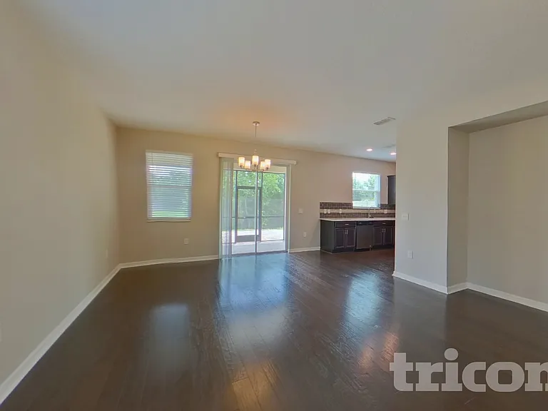 10710 Southern Forest Dr — Photo 2