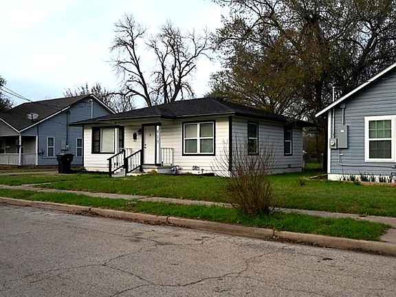 3rd image of 913 Hubert St