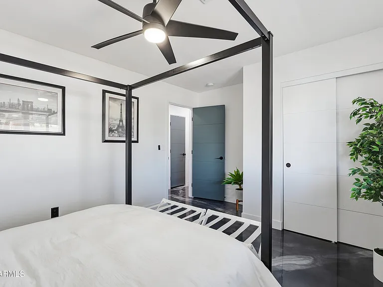 2812 N 71st Pl — Photo 33
