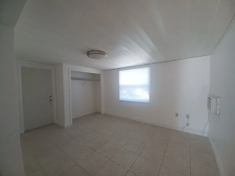 16 S Monroe St — Photo 17