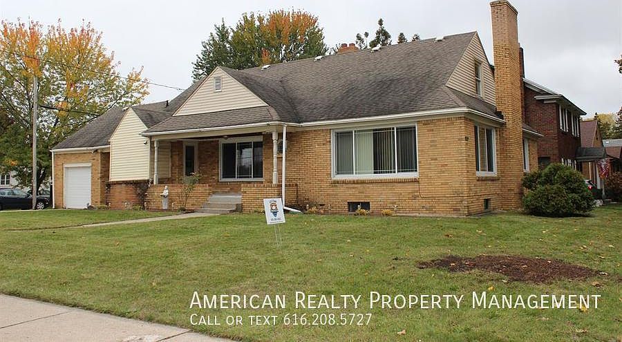 1st image of 1000 Lake Michigan Dr NW