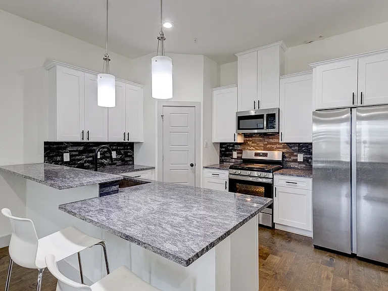 6043 Rivendell Dr — Photo 10