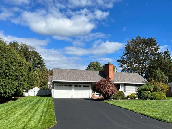 105 Coolidge Ave, Queensbury, NY 12804