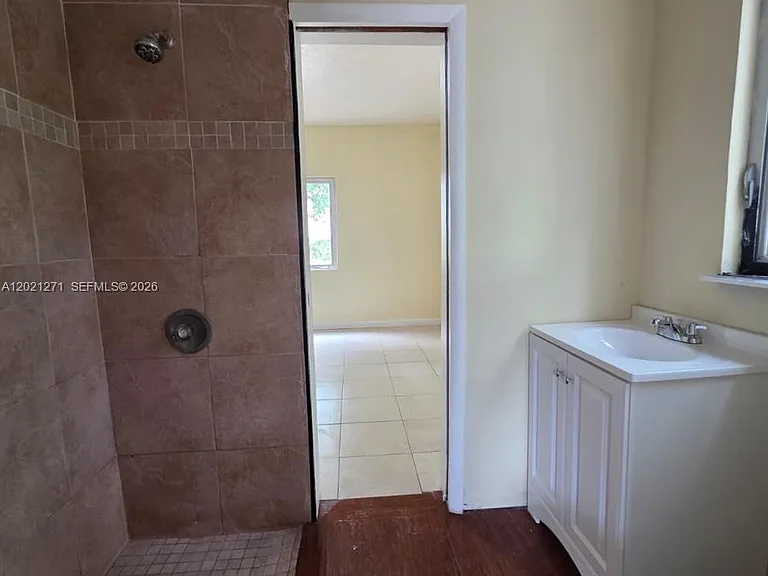 315 NW 53rd St — Photo 12