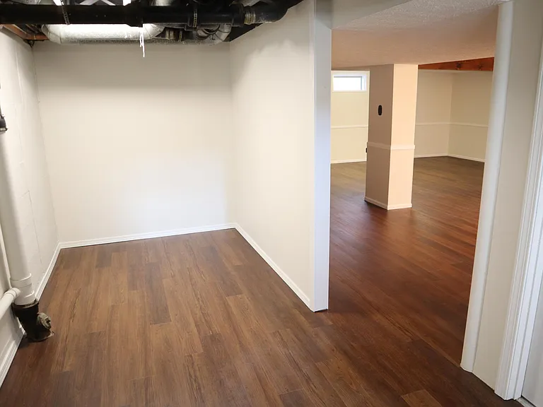 2331 Thornhill Rd — Photo 43