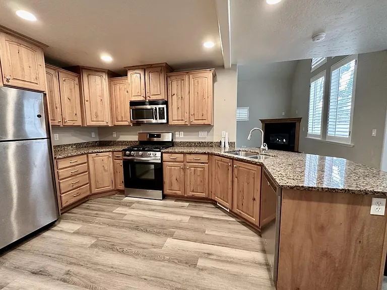 927 E Montana Vista Ln — Photo 11