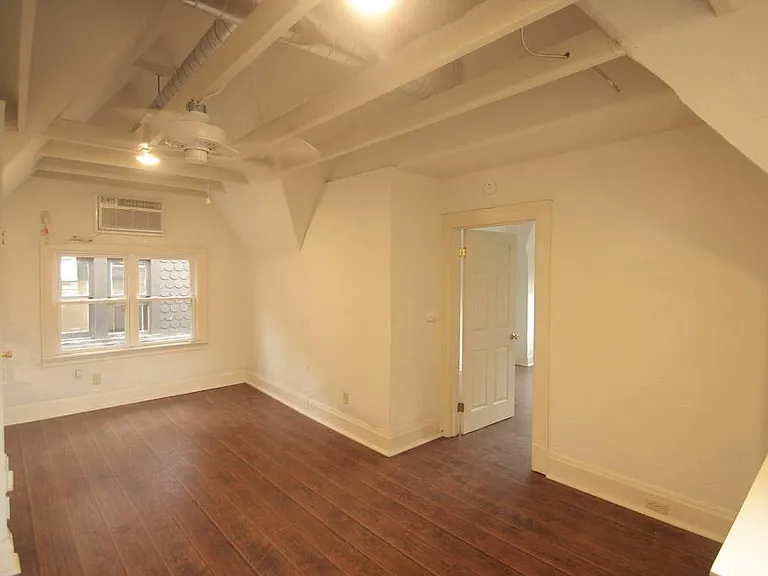 419 Peebles St #3 — Photo 1