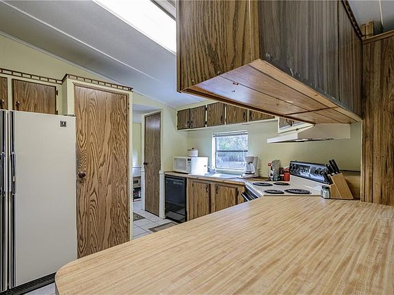 5th image of 1524 27th St SE