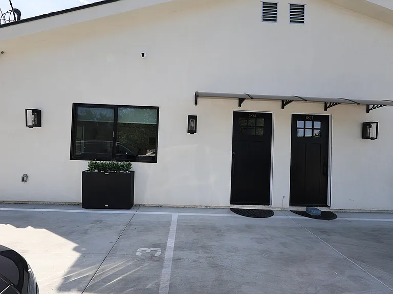 6825 Ranchito Ave — Photo 31