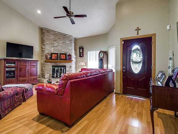 5th image of 3427 River North Dr