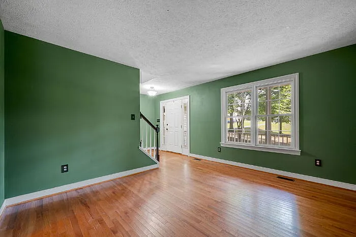 316 Abbey Ct — Photo 13